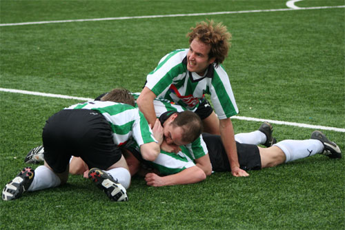 Be Quick '28 - SC. Genemuiden (Foto: Helmich Lubberts).