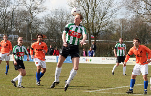 Oranje Nassau - Sc. Genemuiden (Foto Helmich Lubberts)