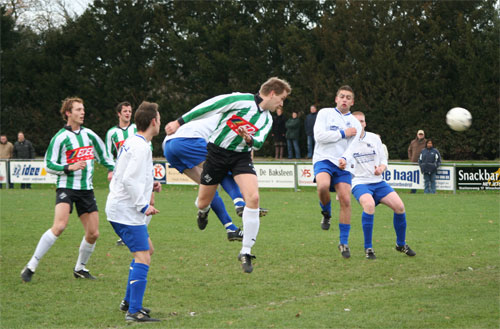 BATO Winschoten - SC. Genemuiden (Foto: Helmich Lubberts).