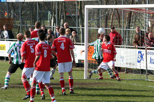 Harkemase Boys - SC. Genemuiden (Foto Helmich Lubberts).