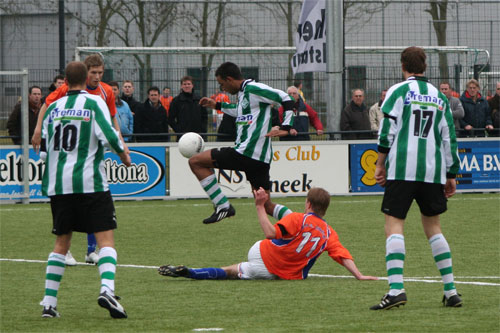Florencio Cornelia een versterking voor Sportclub!! (Foto Helmich Lubberts).
