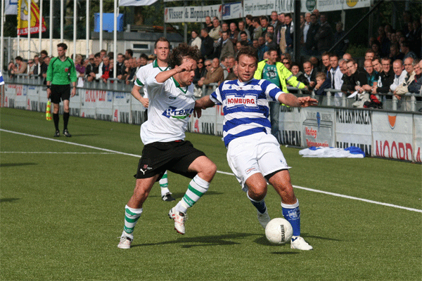 s.v. Spakenburg - Sc. Genemuiden (Foto Helmich Lubberts)
