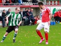004 Harkemase Boys Genemuiden  07-11-2015: Voetbal: Harkemase Boys v SC Genemuiden: Harkema/Arjen Netjes (l) of Genemuiden, Arton Musli (r) of Harkema/Hoofdklasse C