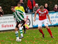 025 Harkemase Boys Genemuiden  07-11-2015: Voetbal: Harkemase Boys v SC Genemuiden: Harkema/Gieljan Tissingh (l) of Genemuiden, Jesse Renken (r) of Harkema/Hoofdklasse C