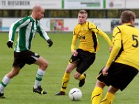 006 Genemuiden VEV'67  21-11-2015: Voetbal: SC Genemuiden v VEV 67: Genemuiden/Martijn Jansen (l) of Genemuiden, Vincent de Koning (r) of VEV'67/Beker District Noord