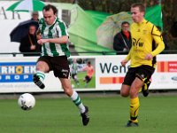 017 Genemuiden VEV'67  21-11-2015: Voetbal: SC Genemuiden v VEV 67: Genemuiden/Christian Riemens (l) of Genemuiden, Joachim Wiegman (r) of VEV'67/Beker District Noord