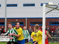007 Staphorst Genemuiden  12-12-2015: Voetbal: Staphorst v SC Genemuiden: Staphorst/Job van Dalfsen (l) of Genemuiden, Ewald Koster (r) of Staphorst/Hoofdklasse C zaterdagamateurvoetbal