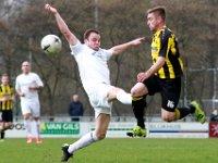 020 2016 DOS37 Genemuiden  09-04-2016: Voetbal: DOS 37 v SC Genemuiden: Vriezenveen/Sijmon Eenkhoorn (l) of Genemuiden, Jaap Mulderij (r) of DOS '37/Hoofdklasse C zaterdagamateurvoetbal.