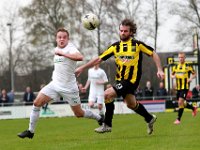023 2016 DOS37 Genemuiden  09-04-2016: Voetbal: DOS 37 v SC Genemuiden: Vriezenveen/Sijmon Eenkhoorn (l) of Genemuiden, Sander Soeverijn (r) of DOS '37/Hoofdklasse C zaterdagamateurvoetbal.