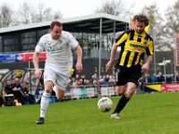 024 2016 DOS37 Genemuiden  09-04-2016: Voetbal: DOS 37 v SC Genemuiden: Vriezenveen/Sijmon Eenkhoorn (l) of Genemuiden, ander Soeverijn (r) of DOS '37/Hoofdklasse C zaterdagamateurvoetbal.