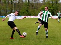 006 2016 Drachtster Boys Genemuiden  30-04-2016: Voetbal: Drachtster Boys v Genemuiden: Drachten / Richard Hamstra (l) of Drachtster Boys, Sijmon Eenkhoorn (r) of Genemuiden / Hoofdklasse C zaterdag amateurvoetbal