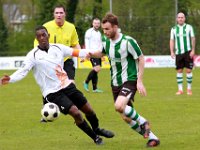 007 2016 Drachtster Boys Genemuiden  30-04-2016: Voetbal: Drachtster Boys v Genemuiden: Drachten / Harvey Bischop (l) of Drachtster Boys, Jacco Riemens (r) of Genemuiden / Hoofdklasse C zaterdag amateurvoetbal