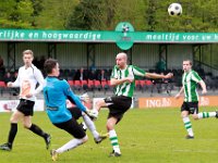 009 2016 Drachtster Boys Genemuiden  30-04-2016: Voetbal: Drachtster Boys v Genemuiden: Drachten / Jelmer van der Meer (l) of Drachtster Boys, Martijn Jansen (m), Sijmon Eenkhoorn (r) of Genemuiden / Hoofdklasse C zaterdag amateurvoetbal