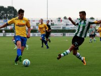014 2016 Genemuiden ASVDronten  17-09-2016: Voetbal: SC Genemuiden v ASV Dronten: Genemuiden / Chris van Maanen (l) of ASV Dronten, Anne van der Kolk (r) of Genemuiden / Hoofdklasse B zaterdagamateurvoetbal /