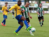 020 2016 Genemuiden ASVDronten  17-09-2016: Voetbal: SC Genemuiden v ASV Dronten: Genemuiden / Ricardo Ntalu (l) of ASV Dronten, Omar Kavak (r) of Genemuiden / Hoofdklasse B zaterdagamateurvoetbal /
