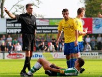 022 2016 Staphorst Genemuiden  24-09-2016: Voetbal: Staphorst v SC Genemuiden: Staphorst / Ref Ritmeester (l), Remon Kroes (m) of Staphorst, Anne van der Kolk (r) of Genemuiden /   Zaterdagamatuervoetbal hoofdklasse B / : SC Genemuiden, VV Staphorst, Ritmeester, Remon Kroes, Anne van der Kolk