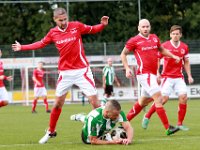013 2016 DOVO Genemuiden  08-10-2016: Voetbal: Dovo v SC Genemuiden: Veenendaal / Adil Mahdadi (l) of DOVO, Omar Kavak (m) of Genemuiden, Nick Coster (r), Bart van Brakel (rr) of DOVO / : DOVO, SC Genemuiden, Adil Mahdadi, Omar Kavak, Nick Coster, Bart van Brakel