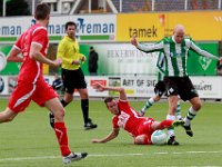 005 2016 Genemuiden Barneveld  05-11-2016: Voetbal: SC Genemuiden v SDVB: Genemuiden / Ref. Kloet (l), Lesley de Vette (m) of SDV Barneveld, Martijn jansen (r) of Genemuiden / : SC Genemuiden, SDVB, SDV Barneveld, Lesley de Vette, Martijn Jansen