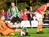 017 2016 CSV Apeldoorn Genemuiden  29-10-2016: Voetbal: CSV Apeldoorn v SC Genemuiden: Apeldoorn / Patrick Jansen (l) of CSV Apeldoorn, Jacco Riemens (m) of Genemuiden, Charlie van der Hulst (r) of CSV Apeldoorn / : SC Genemuiden, CSV Apeldoorn, Hoofdklasse B zaterdagamateurvoetbal, Patrick Jansen, Jacco Riemens, Charlie van der Hulst