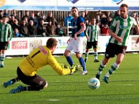 005 2017 Genemuiden ACV  14-01-2017: Voetbal: SC Genemuiden v ACV: Genemuiden / Guud de Vries (m) of ACV, Jacco Riemens (r) of Genemuiden / : Hoofdklasse B, zaterdagamateurvoetbal, SC Genemuiden, ACV, Guus de Vries, Jacco Riemens
