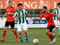 007 2017 Sparta Nijkerk Genemuiden  08-04-2017: Voetbal: Sparta Nijkerk v SC Genemuiden: Nijkerk/Danny Menting (l) of Genemuiden, Dennis van der Wal (r) of Nijkerk/ : SC genemuiden, Sparta Nijkerk, Zaterdagamateurvoetbal, Hoofdklasse B, Danny Menting, Dennis van der Wal