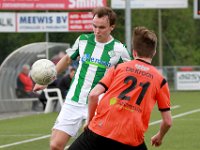 010 2017 Sparta Nijkerk Genemuiden  08-04-2017: Voetbal: Sparta Nijkerk v SC Genemuiden: Nijkerk/Christian Riemens of Genemuden/ : SC genemuiden, Sparta Nijkerk, Zaterdagamateurvoetbal, Hoofdklasse B, Christian Riemens
