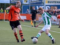 030 2017 Sparta Nijkerk Genemuiden  08-04-2017: Voetbal: Sparta Nijkerk v SC Genemuiden: Nijkerk/Tim Fechter (l) of Nijkerk, Frank Jansen (r) of Genemuiden/ : SC genemuiden, Sparta Nijkerk, Zaterdagamateurvoetbal, Hoofdklasse B, Tim Fechter, Frank Jansen