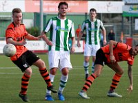 032 2017 Sparta Nijkerk Genemuiden  08-04-2017: Voetbal: Sparta Nijkerk v SC Genemuiden: Nijkerk/Donny van der Wal (l) of Nijkerk, Danny Menting (m) of Genemuiden, Sefanja Davids (r) of Nijkerk/ : SC genemuiden, Sparta Nijkerk, Zaterdagamateurvoetbal, Hoofdklasse B, Donny van der Wal, Danny Menting, Sefanja Davids