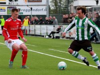 024 2017 Genemuiden AZSV  22-04-2017: Voetbal: SC Genemuiden v AZSV: Genemuiden/Freek Mulder (l) of AZSV, Patrick Lip (r) of Genemuiden/ : SC Genemuiden, AZSV Aalten, Zaterdagamateurvoetbal, Hoofdklasse B, Freek Mulder, Patrick Lip