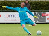 040 2017 Genemuiden AZSV  22-04-2017: Voetbal: SC Genemuiden v AZSV: Genemuiden/Albert Flier of Genemuiden/ : SC Genemuiden, AZSV Aalten, Zaterdagamateurvoetbal, Hoofdklasse B, Albert Flier
