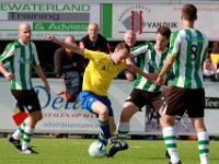 016 2017 Genemuiden Staphorst  20-05-2017: Voetbal: SC Genemuiden v Staphorst: Genemuiden/Martijn jansen (l) of Genemuiden, Rob Mijnheer (m) of Staphorst, Dirk Muis 9r) of Genemuiden/ : v.v. Staphorst, SC Genemuiden, Finale: Districtsbeker Noord: Martijn Jansen, Rob Mijnheer, Dirk Muis