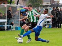 018 2017 DFS - Genemuiden  16-09-2017: Voetbal: DFS v SC Genemuiden: Opheusden/Frank Kuurman (l) of Genemuiden, Noe Bokila (r) of DFS/ : sv DFS, SC Genemuiden, Hoofdklasse B, Frank Kuurman, Noe Bokila