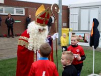 HL202112040015  Sinterklaas & pieten bezoeken Sportclub Genemuiden. : Sinterklaas, Pieten, SC Genemuiden
