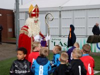 HL202112040016  Sinterklaas & pieten bezoeken Sportclub Genemuiden. : Sinterklaas, Pieten, SC Genemuiden