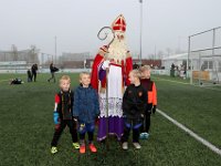 HL202112040033  Sinterklaas & pieten bezoeken Sportclub Genemuiden. : Sinterklaas, Pieten, SC Genemuiden