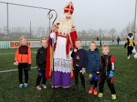 HL202112040034  Sinterklaas & pieten bezoeken Sportclub Genemuiden. : Sinterklaas, Pieten, SC Genemuiden