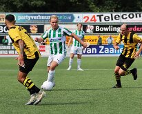 HL20250816013 ERMELO, NETHERLANDS - AUGUST 16, 2025: Martijn Eenkhoorn (l) of Genemuiden, Ian van Otterlo (r) of DVS. Competition match between DVS´33 vs SC Genemuiden at...