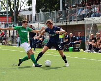 HL20250830002 BUNSCHOTEN, NETHERLANDS - AUGUST 30, 2025: Rick Blokhuis (l) of Eemdijk, Hadde Pleijsier (r) of Genemuiden. Competition match between vv Eemdijk vs SC...