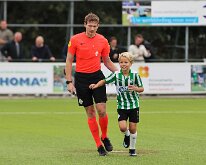 HL20250927003 GENEMUIDEN, NETHERLANDS - SEPTEMBER 27: Ref. Koen Molenaar (l), Levi Ter Molen (r) of Genemuiden. Competition match between SC Genemuiden vs HSC '21 at Sports...