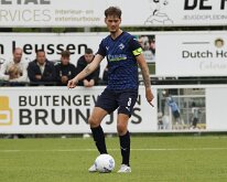 HL20250927010 GENEMUIDEN, NETHERLANDS - SEPTEMBER 27: Jens Jurn Streutker of Genemuiden. Competition match between SC Genemuiden vs HSC '21 at Sports complex “the Wetering”...