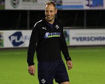 HL20251020005 Oud-spelers Sportclub Genemuiden nemen afscheid tijdens Biestemerkeumpien.