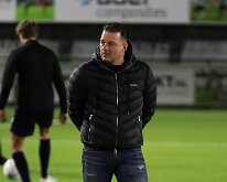 HL20251020011 Oud-spelers Sportclub Genemuiden nemen afscheid tijdens Biestemerkeumpien.