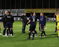 HL20251020016 Oud-spelers Sportclub Genemuiden nemen afscheid tijdens Biestemerkeumpien.