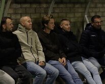 HL20251020018 Oud-spelers Sportclub Genemuiden nemen afscheid tijdens Biestemerkeumpien.