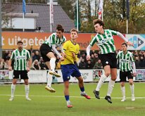 HL20251115017 GENEMUIDEN, NETHERLANDS - NOVEMBER 15, 2025: Competition match between SC Genemuiden vs v.v. Staphorst at Sports complex “the Wetering” on november 15, 2025 in...