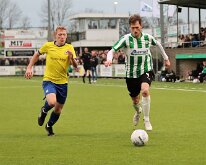 HL20251115019 GENEMUIDEN, NETHERLANDS - NOVEMBER 15, 2025: Jorn Hekkert )l' of Staphorst, Rens van Benthem )r' of Genemuiden. Competition match between SC Genemuiden vs v.v....