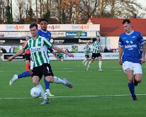 HL20251213014 GENEMUIDEN, NETHERLANDS - DECEMBER 13, 2025: Rens van Benthem (l) of Genemuiden, Alagie Jabbie (m), Joey Roufs (r) of Hoogeveen. Competition match between SC...