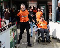 HL20260411015ALLSTARS Vriendschappelijk treffen tussen Sportclub Genemuiden 5 tegen het All Stars team, (mensen met een beperking), op sportpark de Wetering te Genemuiden.