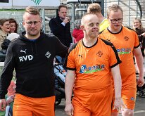 HL20260411019ALLSTARS Vriendschappelijk treffen tussen Sportclub Genemuiden 5 tegen het All Stars team, (mensen met een beperking), op sportpark de Wetering te Genemuiden.