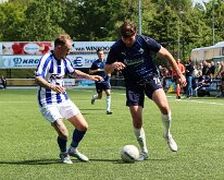 HL20260509012 SCHERPENZEEL, NETHERLANDS - MAY 9: Jeffrey Snijders (l) of Scherpenzeel, Berwout Beimers (r) of Genemuiden. Competition match between vv Scherpenzeel vs SC...